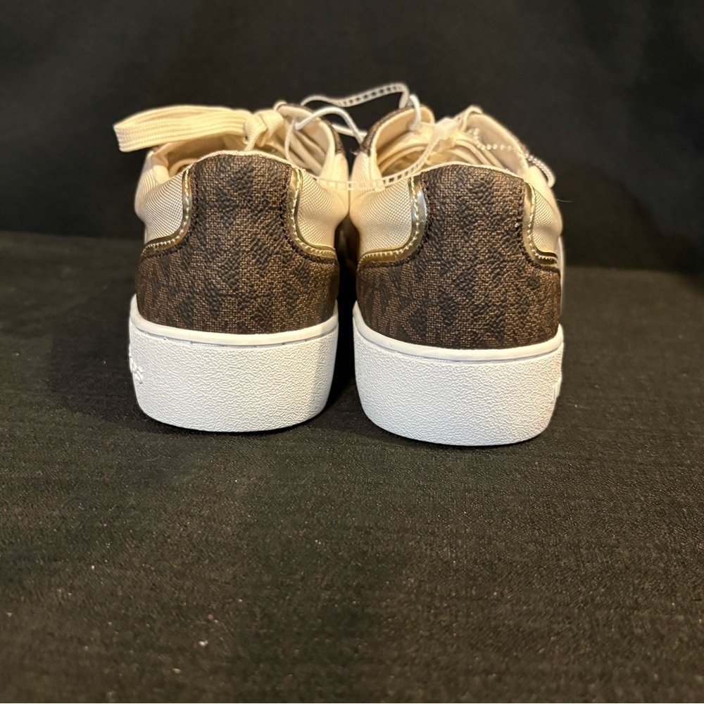 Michael Kors Women’s Designer Fashion Sneakers Size 8M NWOB - Picture 3 of 10